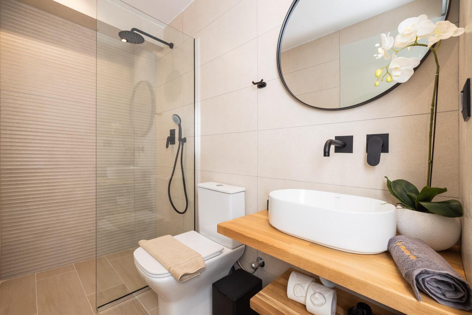 Porta Luxury Residence, By Tk Management Laganas