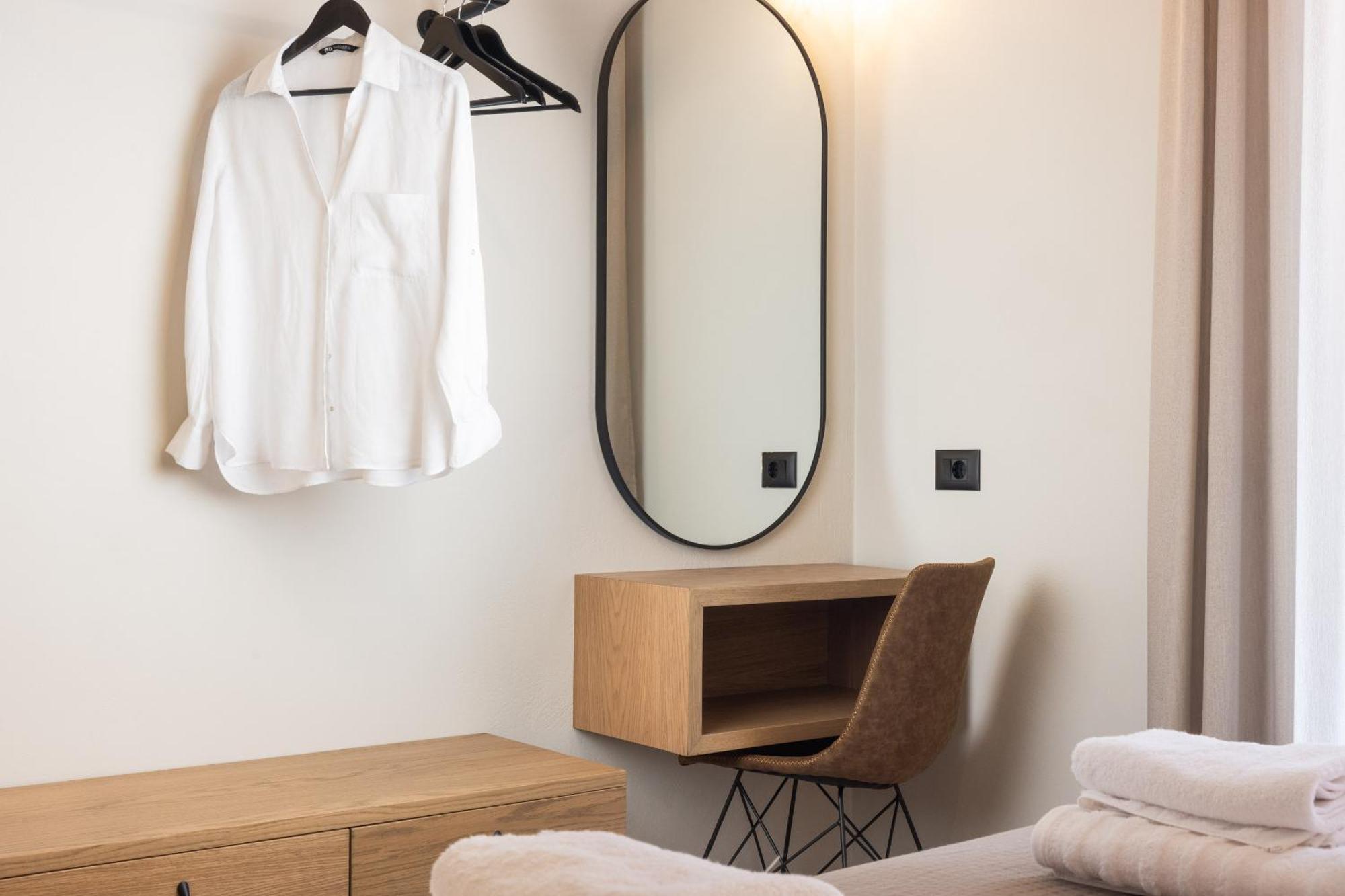 Porta Luxury Residence, By Tk Management Laganas