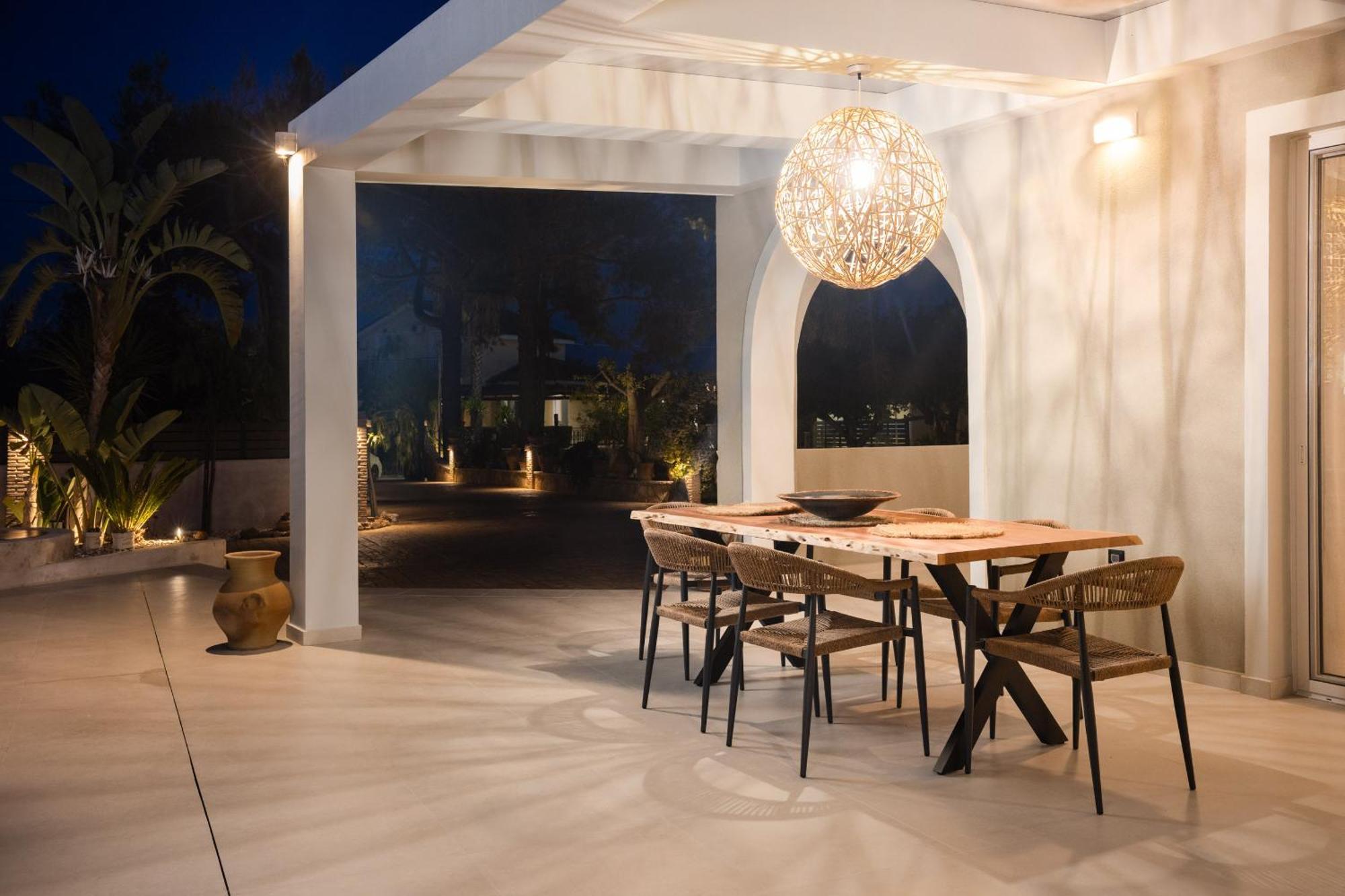 Porta Luxury Residence, By Tk Management Laganas
